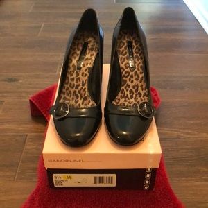 2/$20 ‼️Ladies Black Patent Heels